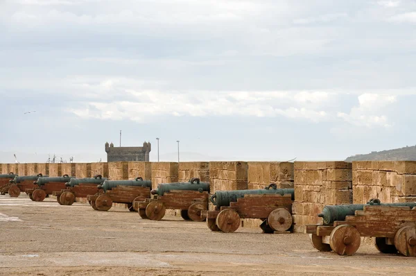 老葡萄牙大炮在艾，摩洛哥 — 图库照片