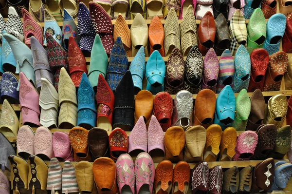 Traditional oriental shoes — Stock Photo, Image