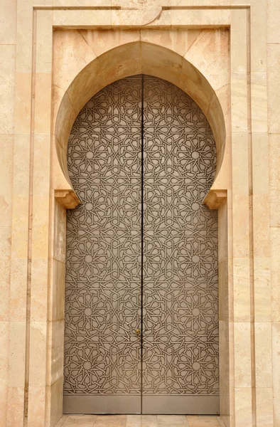Puerta en la mezquita Hassan II, Casablanca Marruecos — Foto de Stock