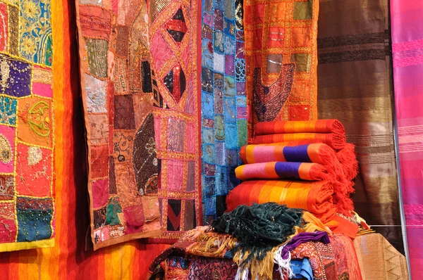 Traditional oriental fabrics in Fes, Morocco — Stock Photo, Image