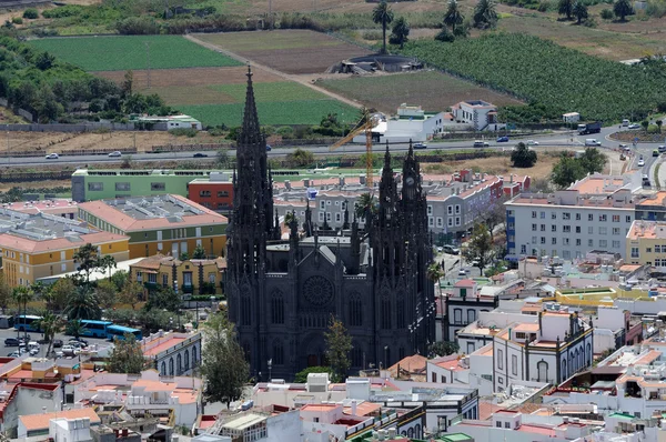 Місті Arucas собор, острова Гран-Канарія — стокове фото