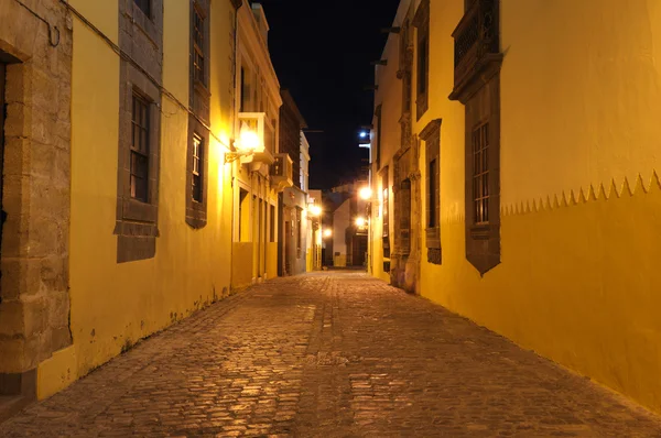 Street in Las Palmas de Gran Canaria at night — Stock Photo, Image