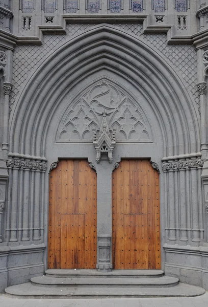 Porta della cattedrale di Arucas, Grand Canary, Spagna — Foto Stock