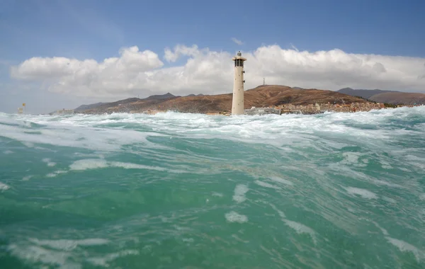 Leuchtturm an der Küste der kanarischen Insel Fuerteventura — Stockfoto