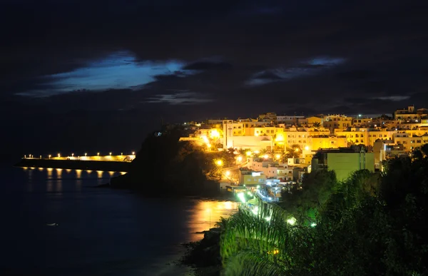 Місто Morro Jable вночі. Фуертевентура, Іспанія — стокове фото