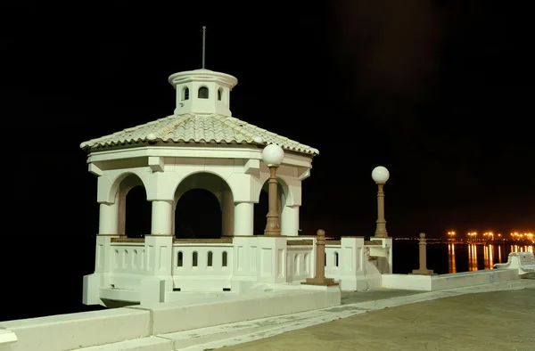 Strandpromenaden i corpus christi på natten, texas — Stockfoto