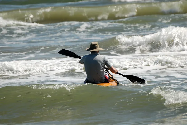 Серфінг на каяках — стокове фото