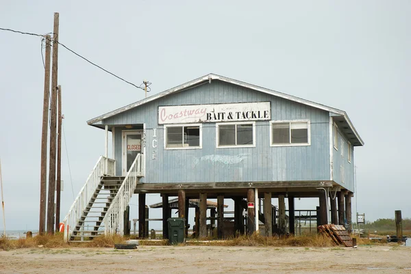 Verlaten huis aan de kust in corpus christi, texas — Stockfoto