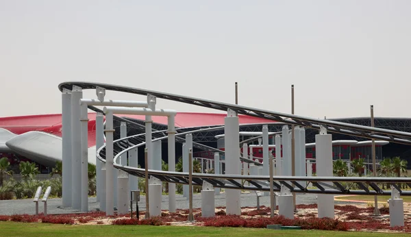 Ferrari World Theme Park em Abu Dhabi, Emirados Árabes Unidos — Fotografia de Stock