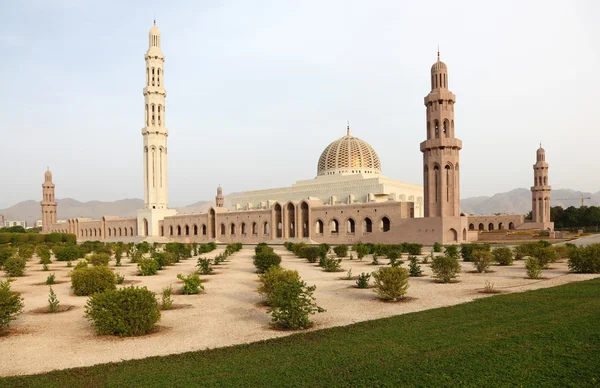 Большая мечеть Султана Кабуса в Маскате — стоковое фото