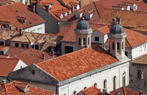 Letecký pohled na červené střechy města Dubrovník, Chorvatsko — Stock fotografie