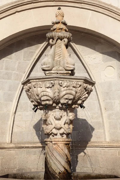 Zabytkowe fontanny w dubrovnik, Chorwacja — Zdjęcie stockowe