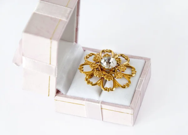 Caixa com jóias de ouro — Fotografia de Stock
