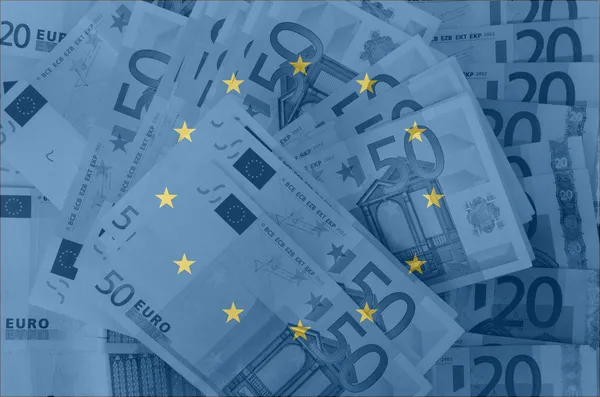 배경에서 투명 유로 지폐와 eu의 국기 — 스톡 사진