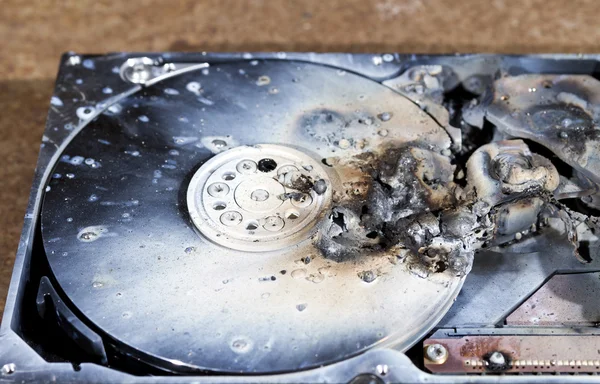 Electrofused hard disk drive in close up — Stock Photo, Image