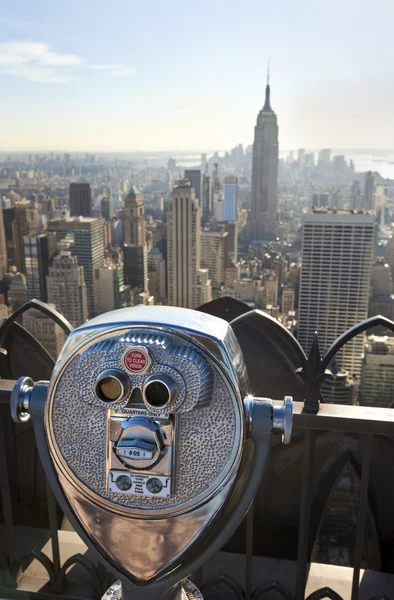 Manhattan városára és a turista távcsövek new Yorkban — Stock Fotó