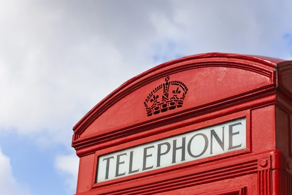 Primer plano de la clásica cabina telefónica roja de Londres — Foto de Stock