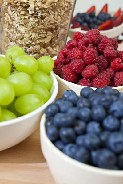 Healthy Breakfast Blueberries, Raspberries, Strawberries, Grapes — Stock Photo, Image