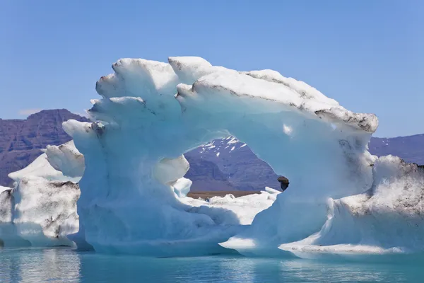 Iceberg Flutuando na Lagoa, Jokulsarlon, Islândia — Fotografia de Stock