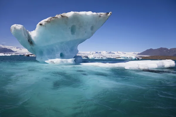 Derretendo Iceberg na Lagoa, Jokulsarlon, Islândia — Fotografia de Stock