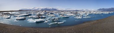 Iceberg Filled Lagoon, Jokulsarlon, Iceland clipart