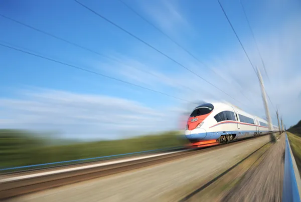 Yüksek hızlı banliyö tren. — Stok fotoğraf