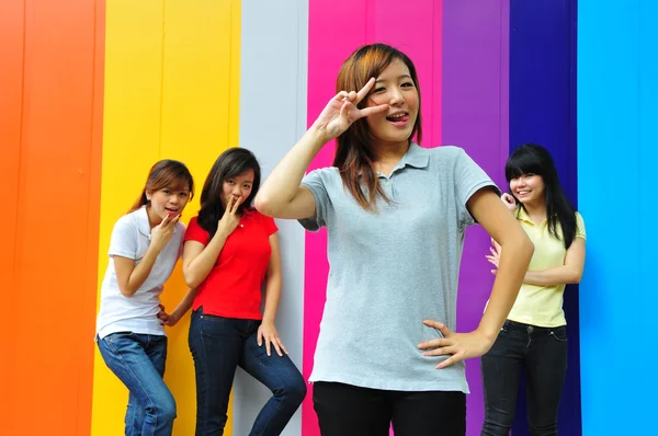 Cuatro asiática china niñas en feliz poses — Foto de Stock