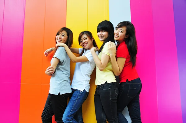 四个亚洲女友在各种姿势 — 图库照片
