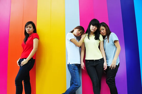 Grup Asyalı Çinli kız serseri — Stok fotoğraf