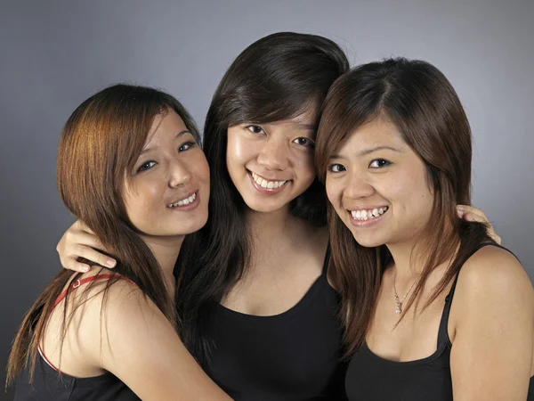 Grupo de 3 meninas chinesas asiáticas em várias poses — Fotografia de Stock