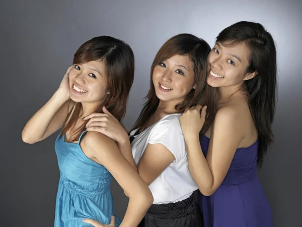 3 teengage azjatycki chiński dziewczyny w różnych pozach — Zdjęcie stockowe