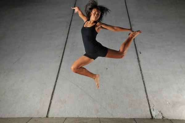 Азіатський китайський сучасної танцівниці — стокове фото
