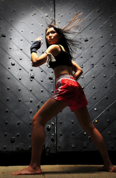 Asian Chinese Thai Girl in various Muay Thai Sports pose — Stock Photo, Image