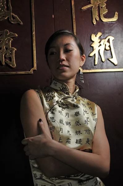 Aziatische Chinees meisje in verschillende poses — Stockfoto