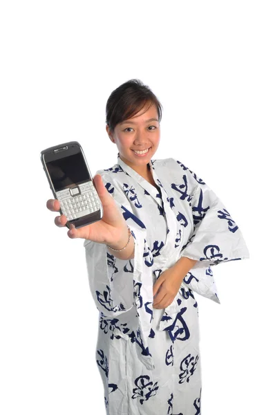 Japanse meisje in yukata en in verschillende poses — Stockfoto
