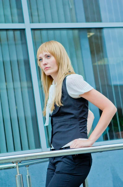 Confident young business lady — Stock Photo, Image