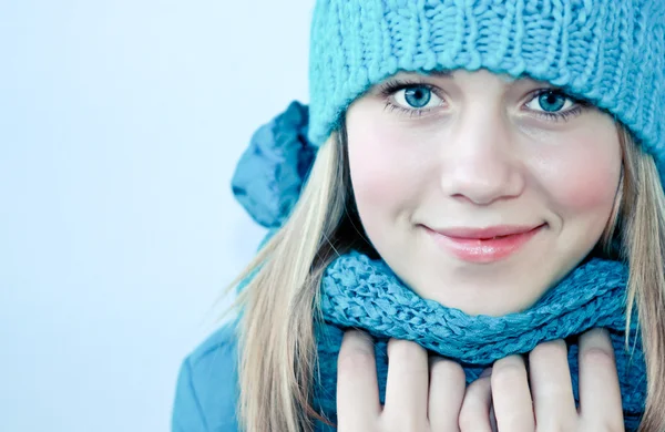 Beautiful female in winter clothes — Stock Photo, Image