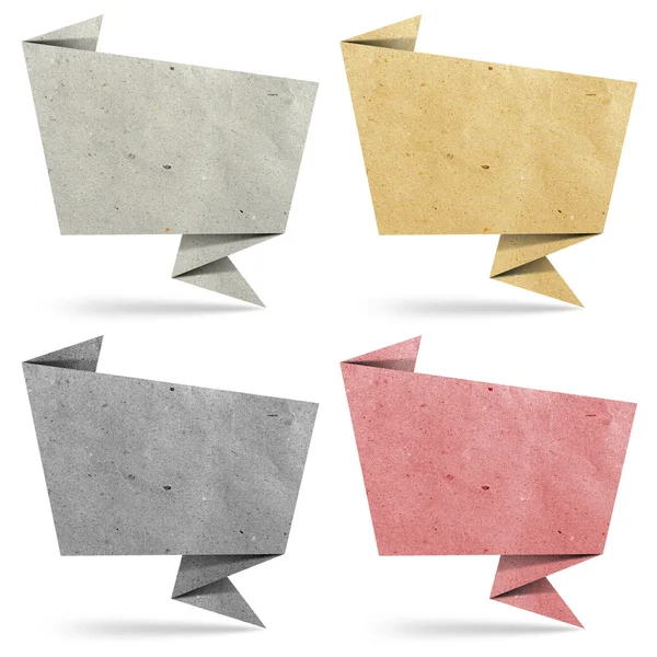 Origami label gerecycleerd papier ambachtelijke stok op witte achtergrond — Stockfoto