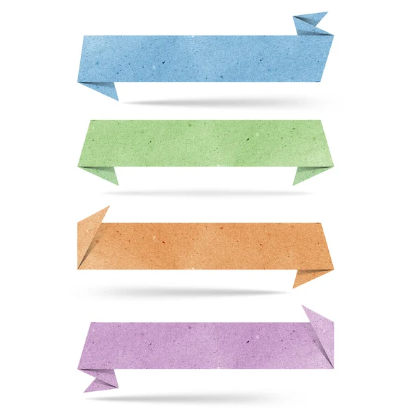 Origami tag reciclado papel ofício vara no fundo branco — Fotografia de Stock