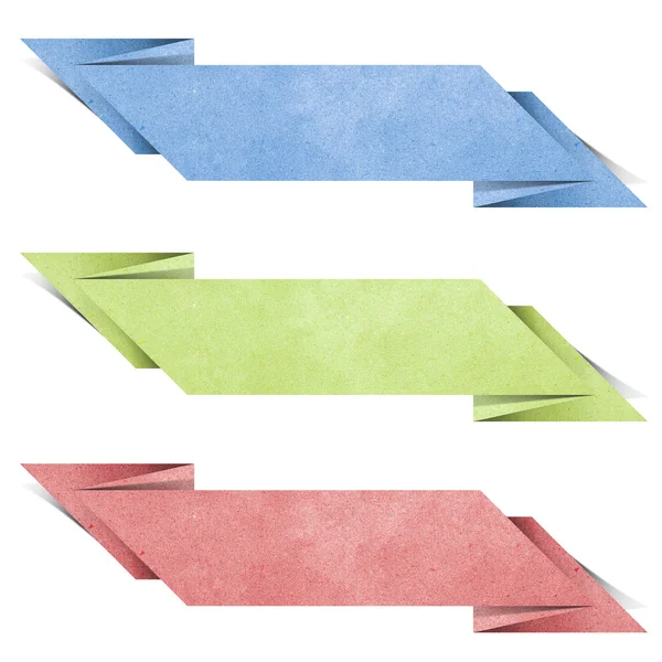 Etiqueta Origami papel reciclado artesanía palo sobre fondo blanco —  Fotos de Stock