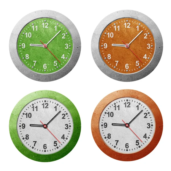 Uhr Recyclingpapier Bastelstift auf weißem Hintergrund — Stockfoto