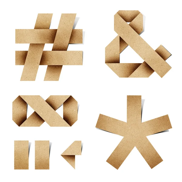 Оригами буквы алфавита переработанной бумаги ручной палки на белом фоне — стоковое фото