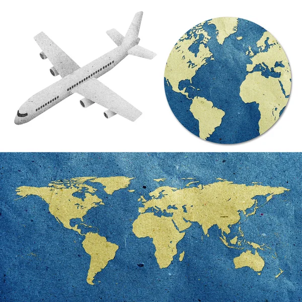 Podróż samolotem wokół globu z recyklingu papieru rzemiosła: źródła danych: Nasa — Zdjęcie stockowe