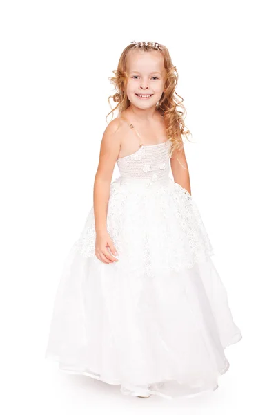 Όμορφο κοριτσάκι σε όμορφο λευκό φόρεμα — Φωτογραφία Αρχείου