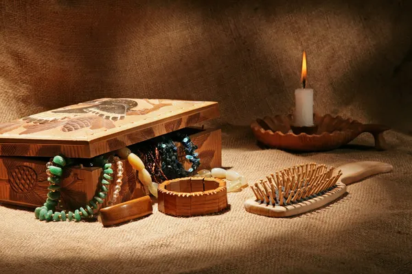木製の棺のある静物 — ストック写真