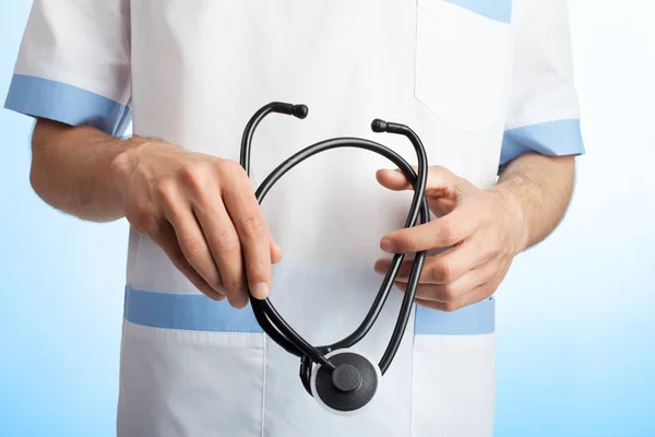 Stetoskop i händerna på läkare — Stockfoto