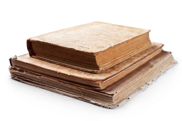 Hromada starých ročníků knih izolovaných na bílém pozadí — Stock fotografie