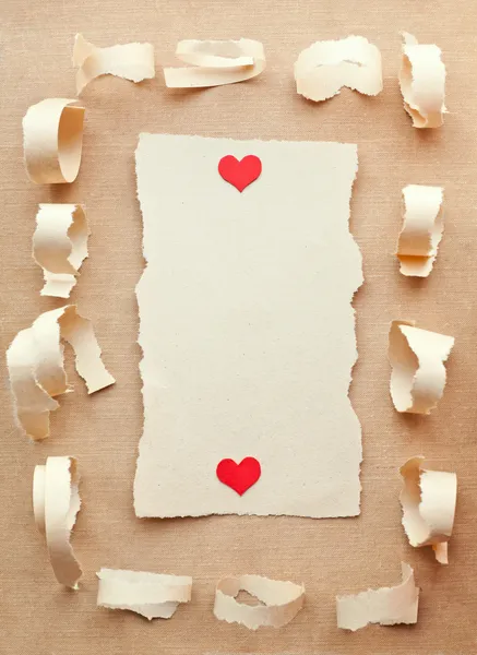 Handgemaakte kaart van geripte stukjes papier. liefde letter.valentine — Stockfoto