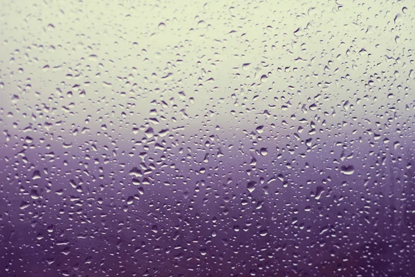 Wassertropfen auf Fenster — Stockfoto