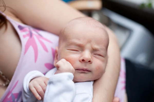 Spící novorozeně chlapce — Stock fotografie